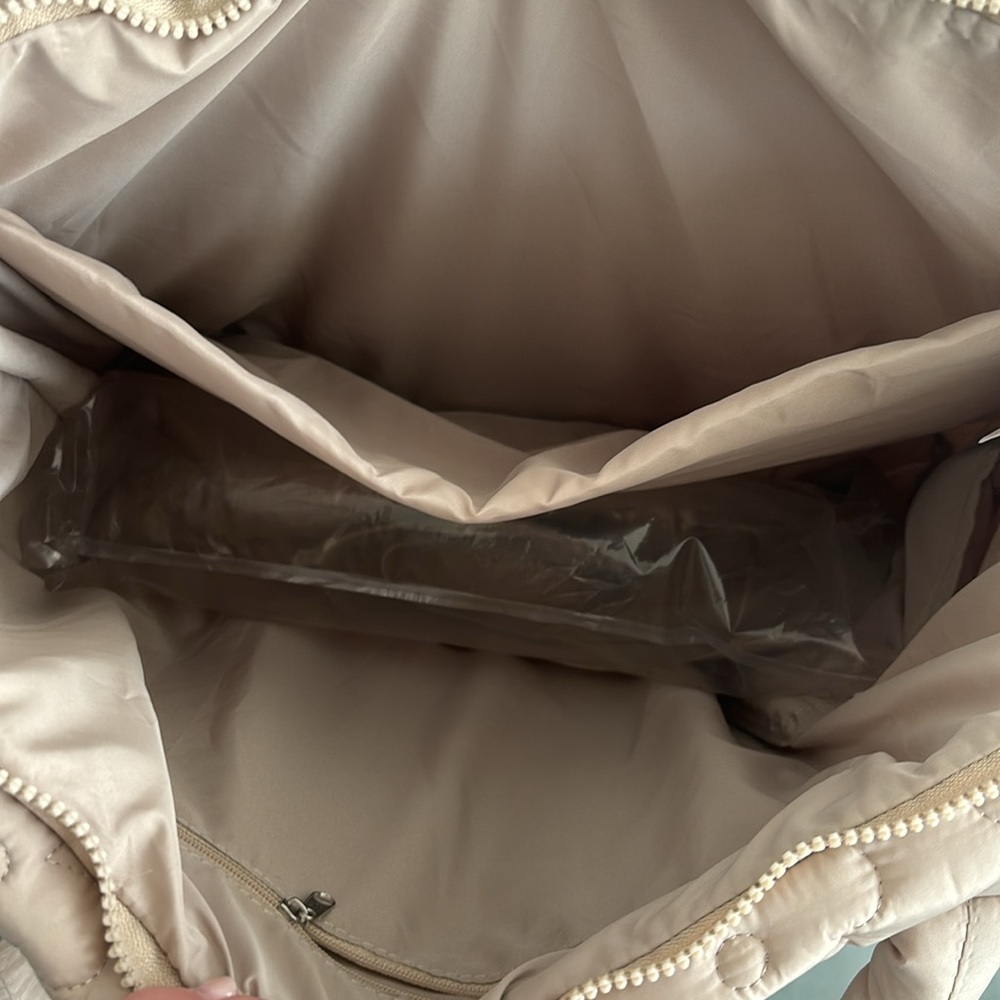 NWT Wilo the Label Floral Daisy Puffer Bag - Picture 13 of 16